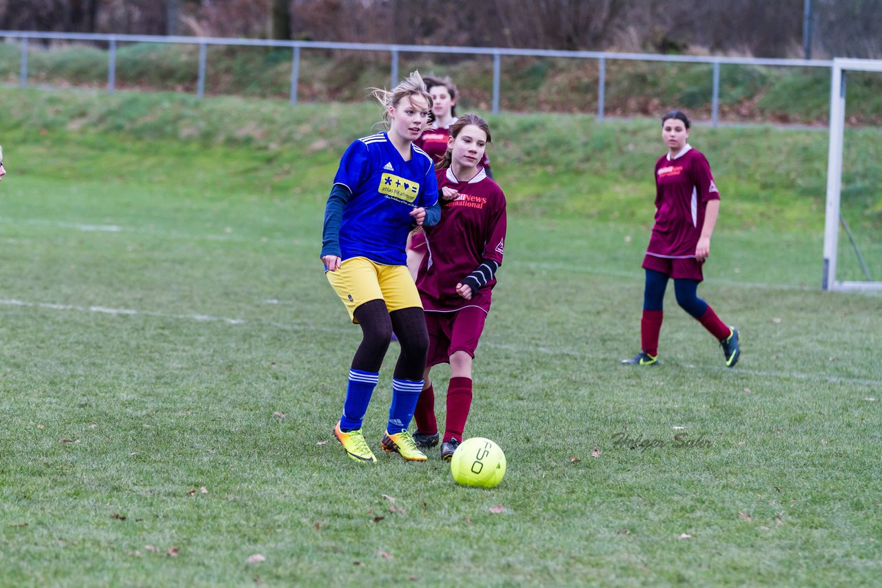 Bild 98 - B-Juniorinnen TSV Gnutz o.W. - SV Henstedt Ulzburg II : Ergebnis: ca. 5:0